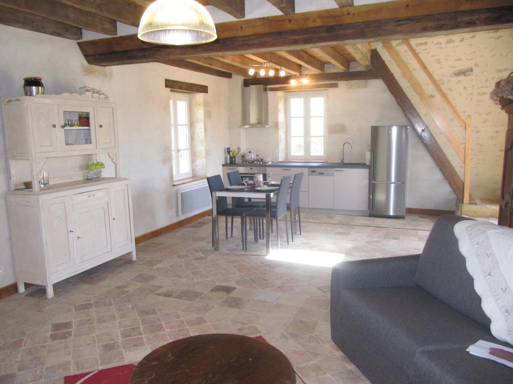 Gîte de La Hertaudière Montbizot Extérieur photo